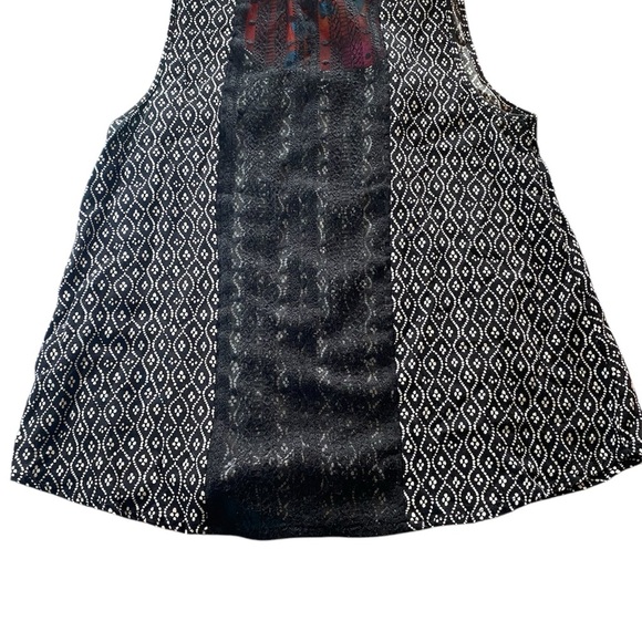 Mine Black and White Patterned Tank Top - Picture 2 of 5